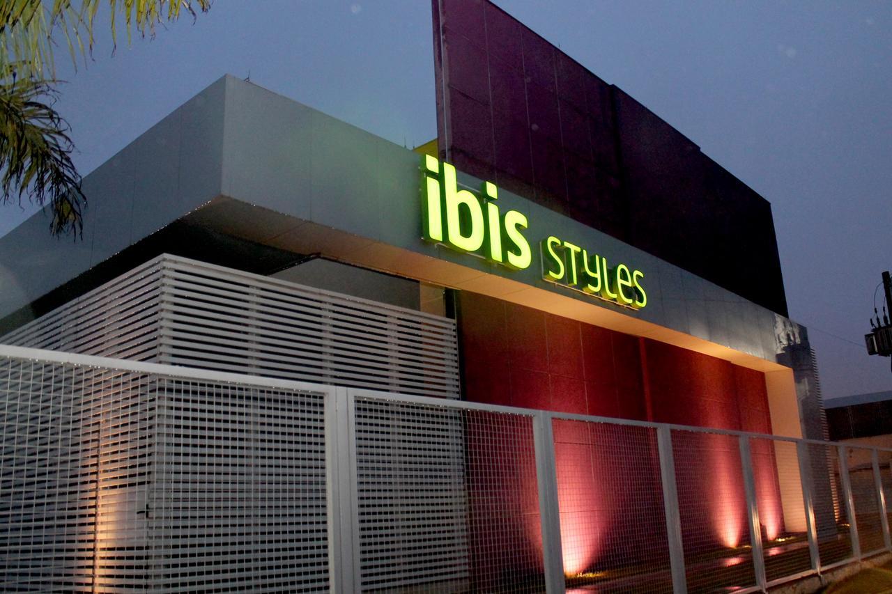 ホテル Ibis Styles Ponta Porã エクステリア 写真