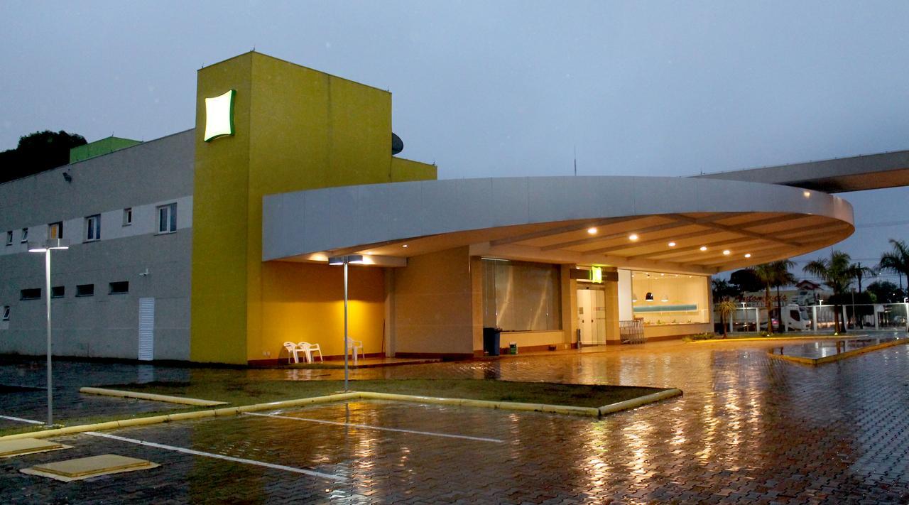 ホテル Ibis Styles Ponta Porã エクステリア 写真